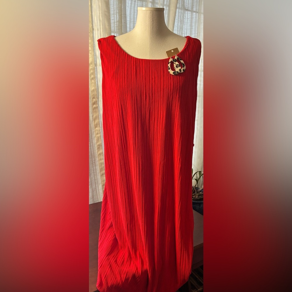 Evan Picone Vibrant Red Pleated Sleeveless Sheath Dress - Picture 3 of 7